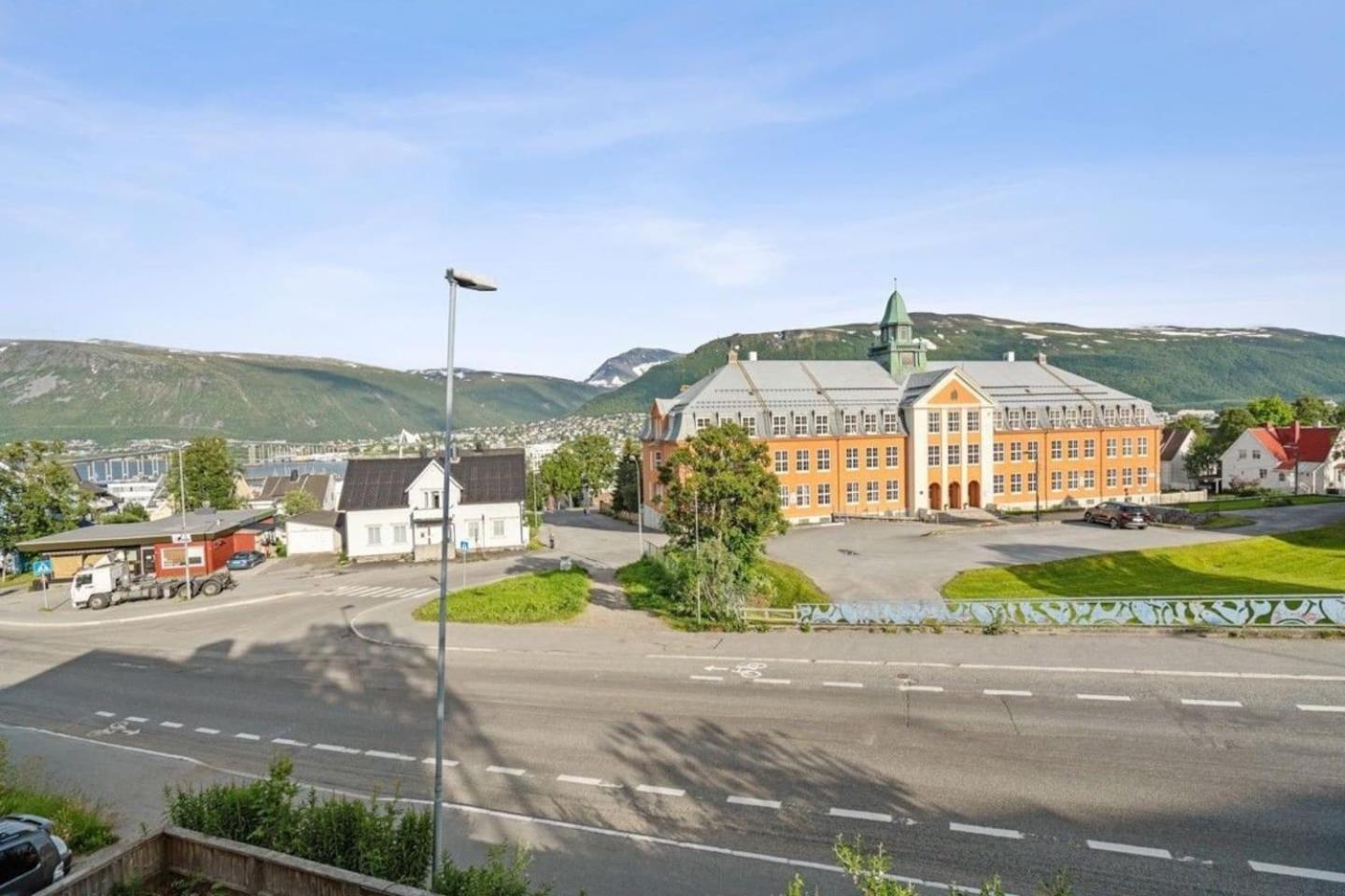 Semi-Detached House Downtown Apartment Tromsø Exterior foto